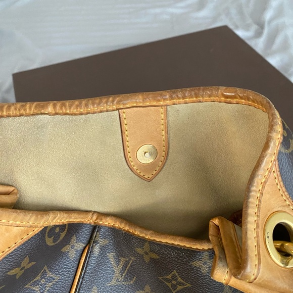 LOUIS VUITTON Monogram Galliera PM - Picture 7 of 14